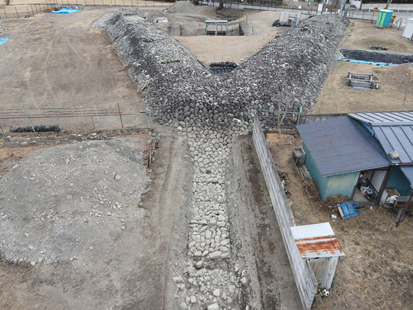 南アルプス市ふるさとメール : 桝形堤防史跡整備への歩みその３～水の世紀を生きる道標～