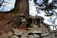 沓沢山の神の石祠